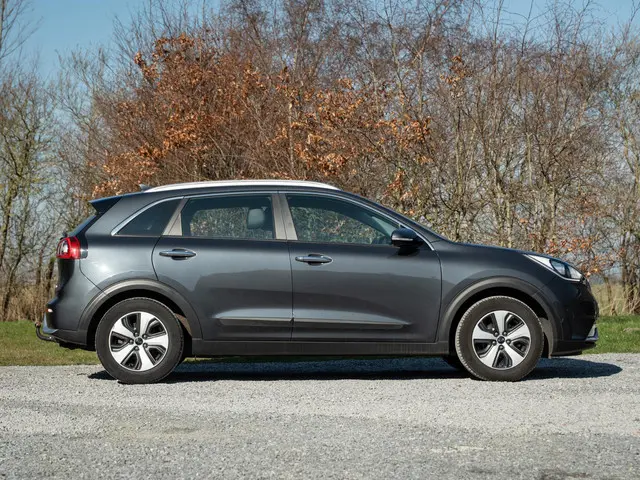 Kia Niro 1.6 GDi Hybrid DynamicLine 2017 Hybride Benzine 3