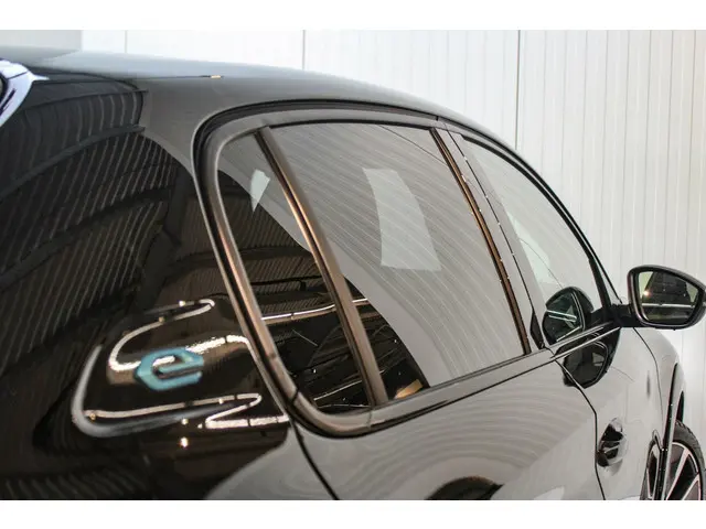 Peugeot e-208 EV GT Pack 50 kWh | PANO | 2022 Elektrisch 63