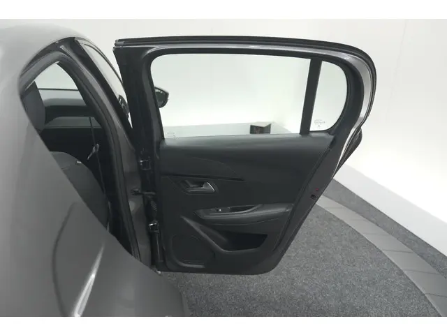 Peugeot 208 PureTech 100 EAT8 Allure 2020 Benzine 64