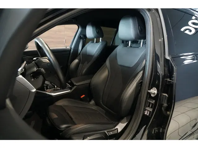BMW 3 Serie Touring 318i High Executive 2021 Benzine 8