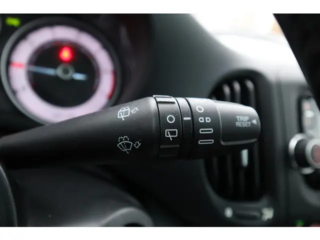 Fiat 500L 1.4-T-JET LOUNGE 2015 Benzine 31