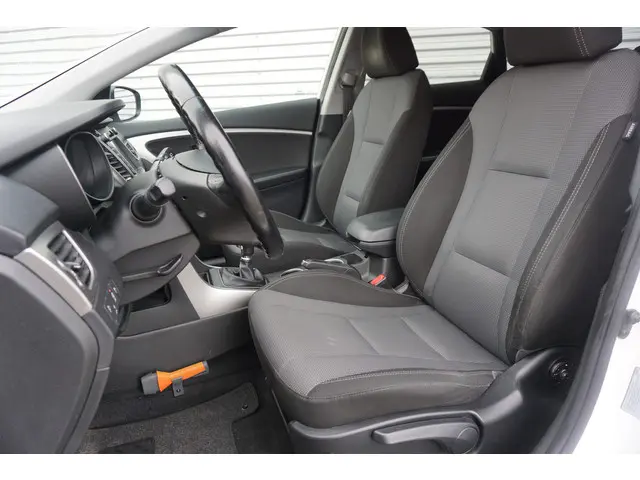 Hyundai i30 1.6 GDI i-Motion Plus 2015 Benzine 9