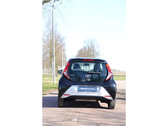 Toyota Aygo 1.0 VVT-i x-play 2021 Benzine 13