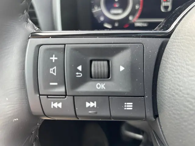 Nissan QASHQAI MHEV 140 MT N-Connecta 2025 Benzine 25