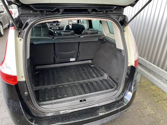 Renault Grand Scénic 1.2 TCe Bose 2015 Benzine 13