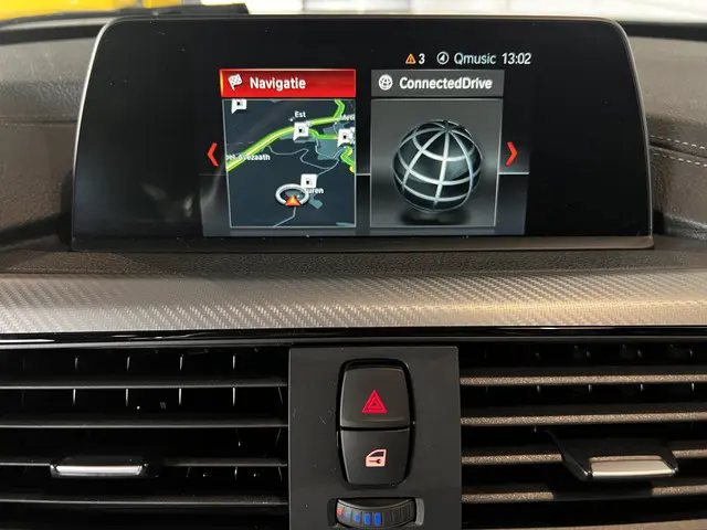 BMW 3 Serie Touring 318i M Sport 2019 Benzine 11