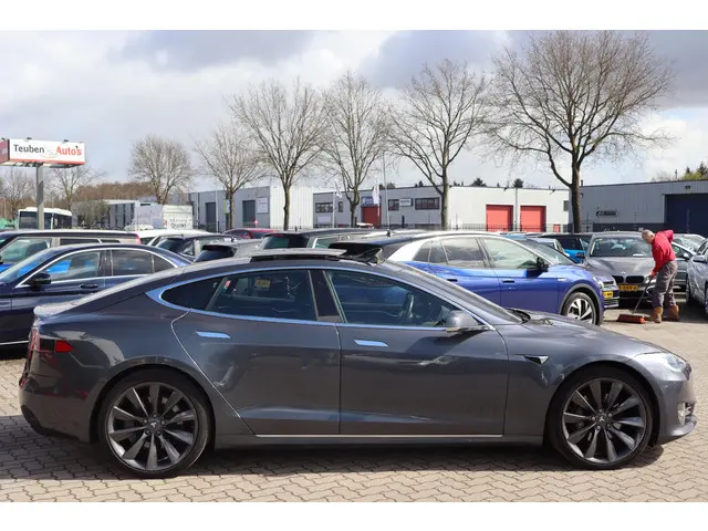 Tesla Model S 75D Base 2017 Elektrisch 8