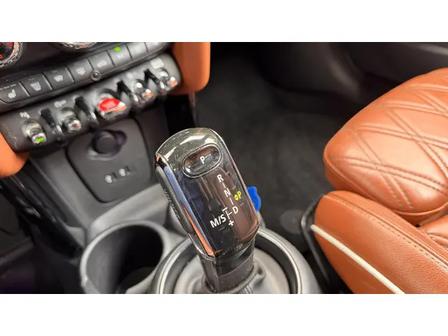 MINI Cooper Mini 1.5 60 Years Edition 2019 Benzine 19