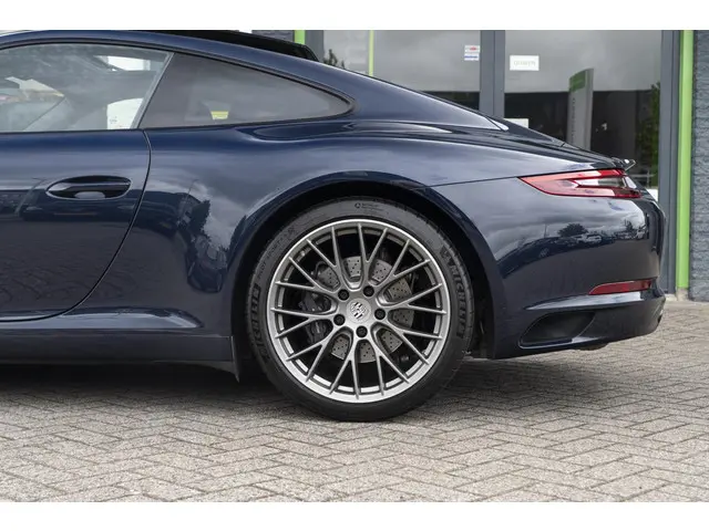 Porsche 911 3.0 Carrera 2018 Benzine 17