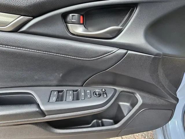 Honda Civic 1.0 i-VTEC Premium Leer/Pano-dak 2018 Benzine 23