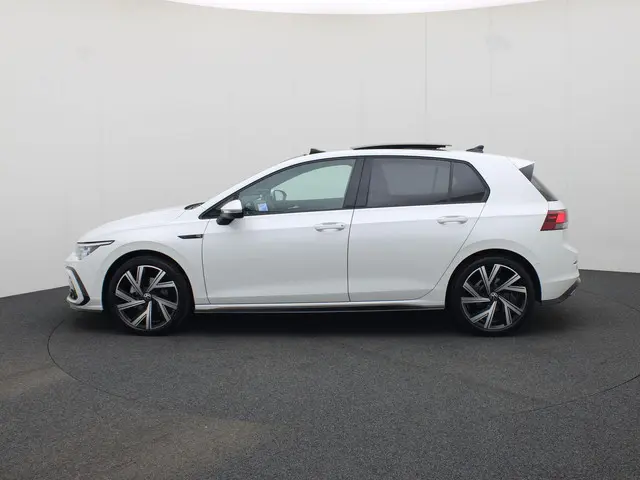 Volkswagen Golf 1.5eTSI/130PK R-Line DSG 2023 Benzine 34