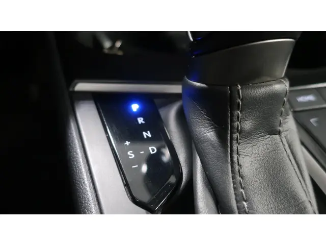 Lexus UX 250h Business Line 2019 Hybride Benzine 33