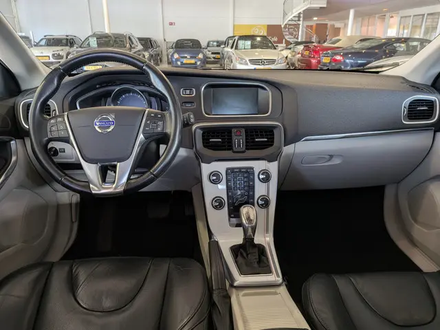 Volvo V40 1.6 T4 Summum Automaat 2013 Benzine 9