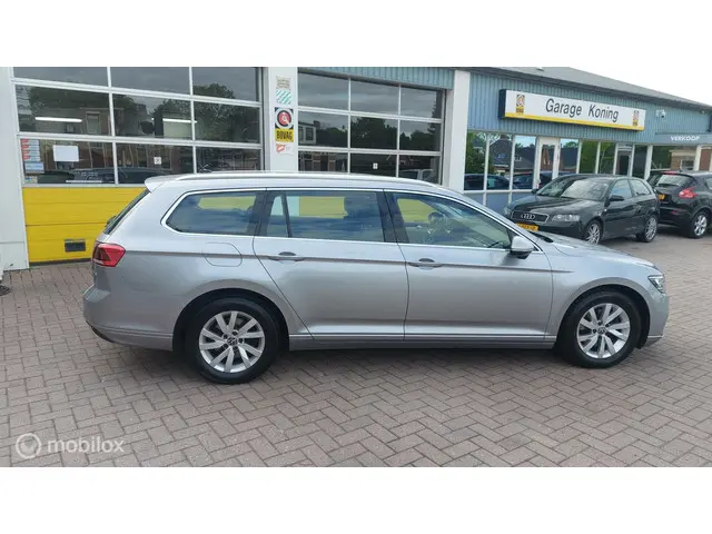 Volkswagen Passat Variant 1.5 TSI Business 2022 Benzine 2
