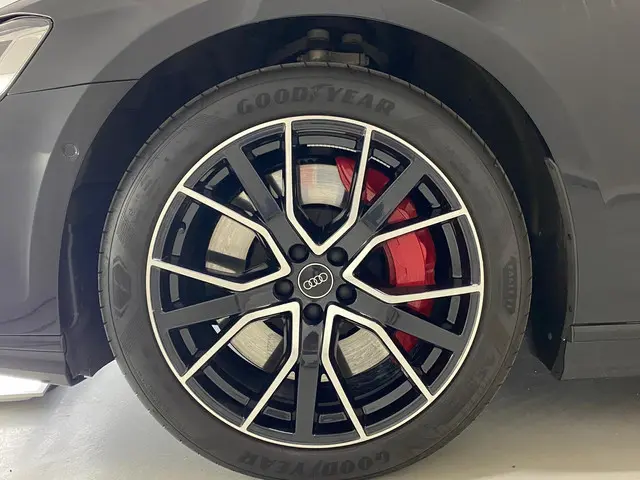 Audi A8 60 TFSI e quattro 2025 Hybride Benzine 37