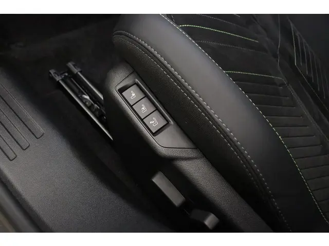 Peugeot e-2008 EV GT 54 kWh 2024 Elektrisch 19