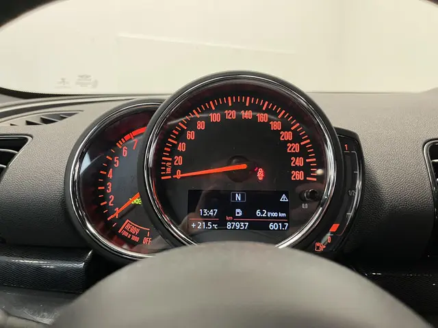 MINI Clubman 1.5 One Salt Business 2018 Benzine 17