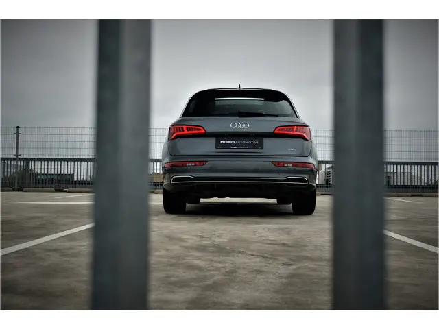 Audi Q5 2.0 TFSI quattro Launch Edition 2017 Benzine 32