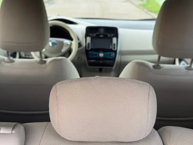 Nissan Leaf Base 24 kWh uit 2013 2013 Elektrisch 8