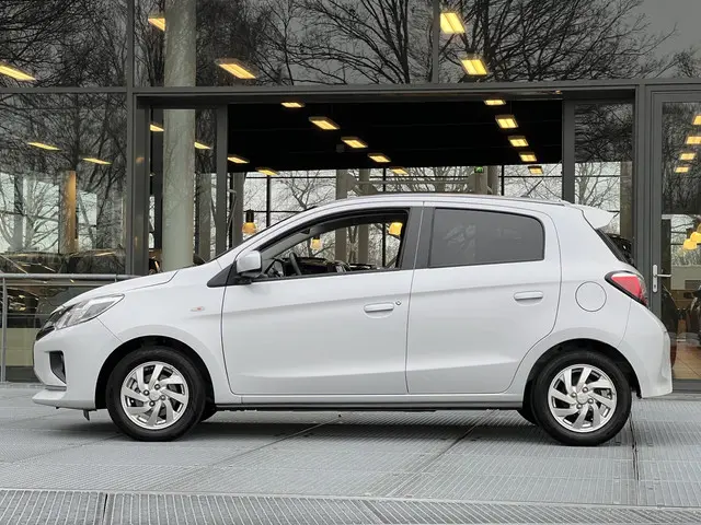 Mitsubishi Space Star 1.2 Dynamic 2024 Benzine 3