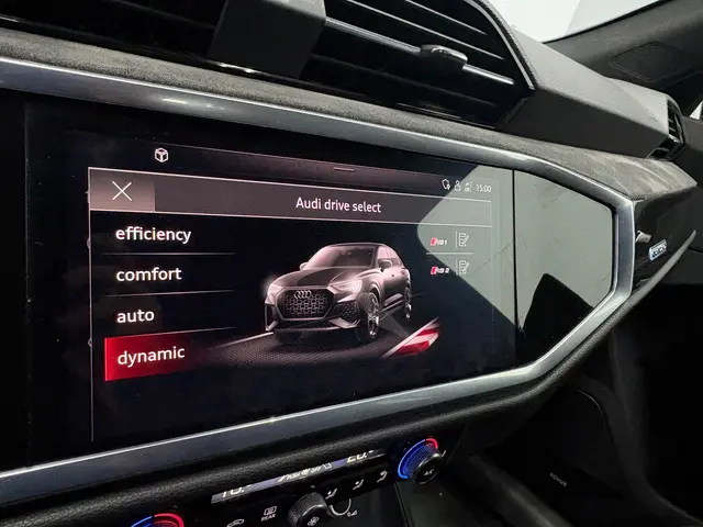 Audi RSQ3 Sportback 2.5 TFSI RS Seats Pano 2022 Benzine 19