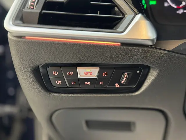 BMW 3 Serie 330e eDrive Edition 2020 Hybride Benzine 27