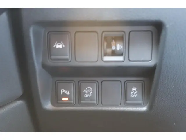 Nissan QASHQAI 1.2 N-Connecta 2016 Benzine 32