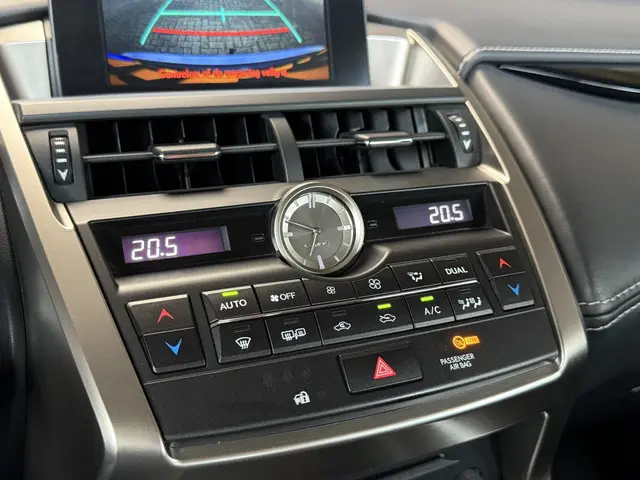 Lexus NX 300h AWD Edition 2015 Hybride Benzine 27