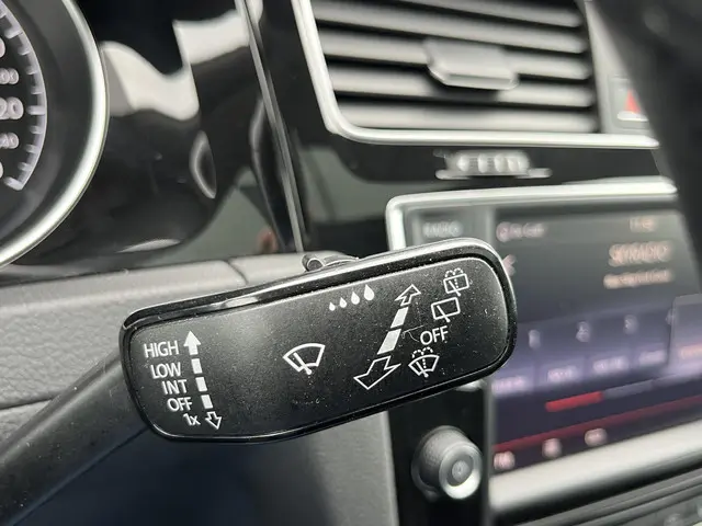 Volkswagen Golf 1.2 TSI Business Edition 2015 Benzine 24