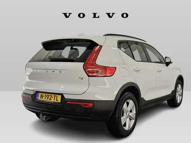 Volvo XC40 1.5 T2 Momentum Core 2022 Benzine 3