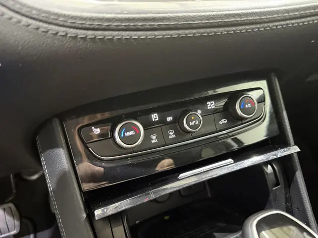 Opel Grandland X 1.2T Business Exe Automaat 2018 Benzine 37