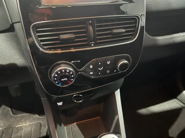 Renault Clio 0.9 TCe Limited 2018 Benzine 9
