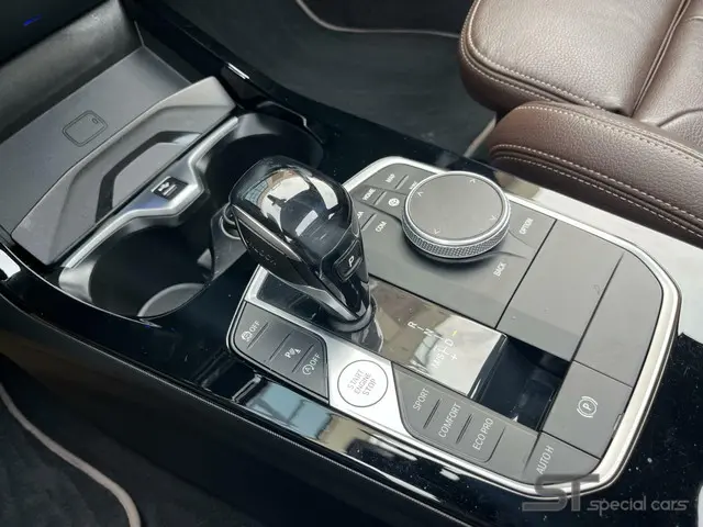 BMW 1 Serie 118i Sport Line|Pano|Leder|HUD 2020 Benzine 29