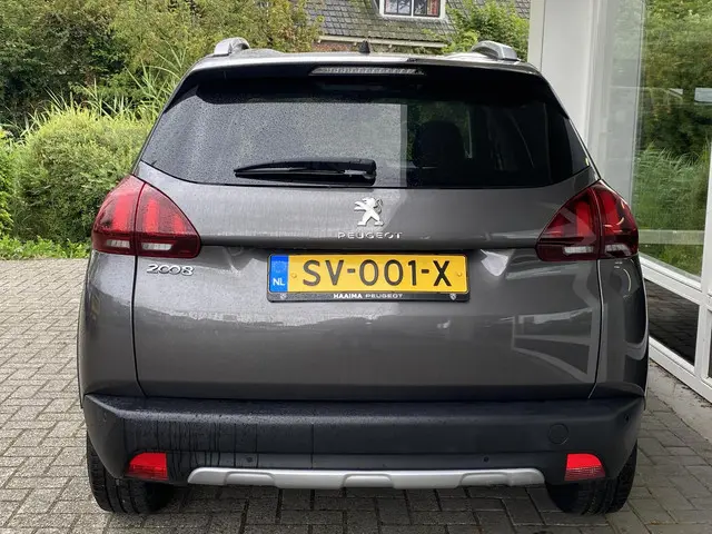 Peugeot 2008 1.2T 110pk Allure 2018 Benzine 13