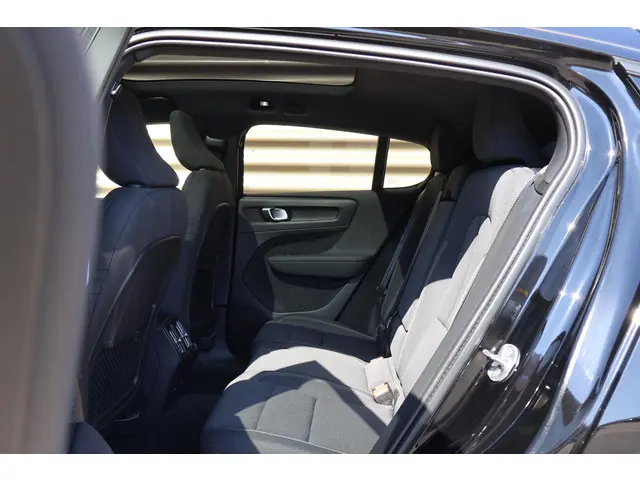 Volvo C40 Recharge Plus 69 kWh 2023 Elektrisch 24