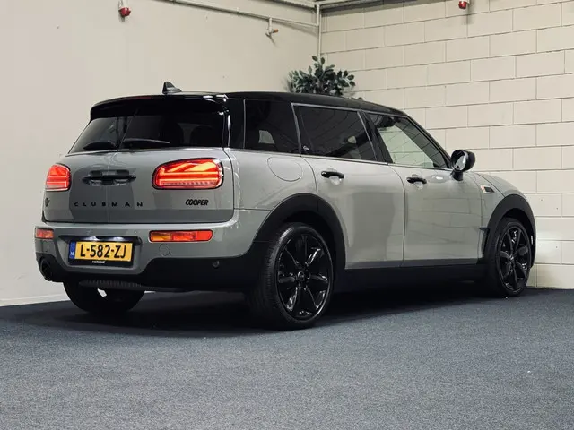MINI Clubman Mini 1.5 Cooper Richmond Park 2021 Benzine 2