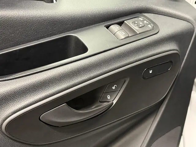 Mercedes-Benz Sprinter 317 CDI L4 Maxi 2024 Diesel 44