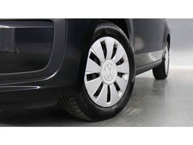 Volkswagen up! 1.0 BMT 60pk Move up! 2020 Benzine 12