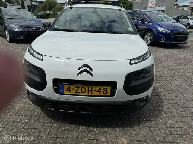 Citroën C4 Cactus 1.2 e-VTi Shine 2014 Benzine 13