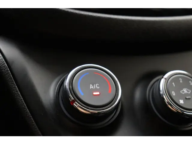 Opel KARL 1.0 Rocks Online Edition 2018 Benzine 22