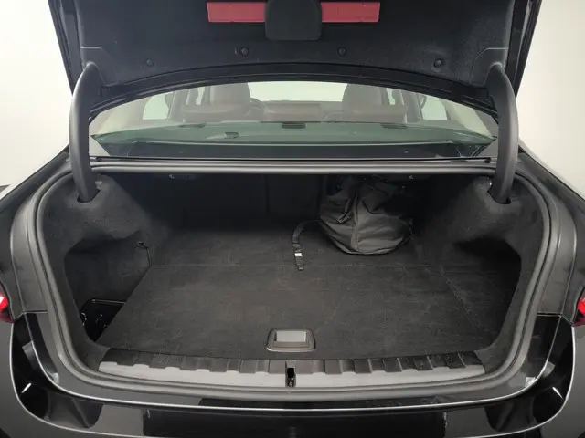 BMW 3 Serie 320e 2023 Hybride Benzine 9