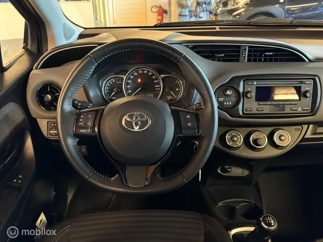 Toyota Yaris 1.0 VVT-i 5-Deurs. Airco 2018 Benzine 16