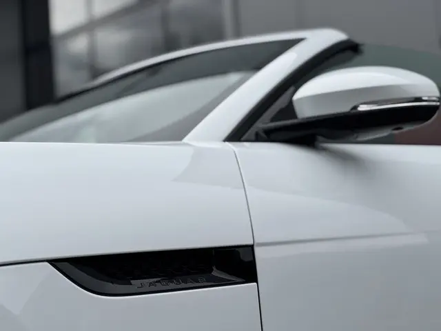 Jaguar F-Type 5.0 V8 S Convertible 2014 Benzine 17