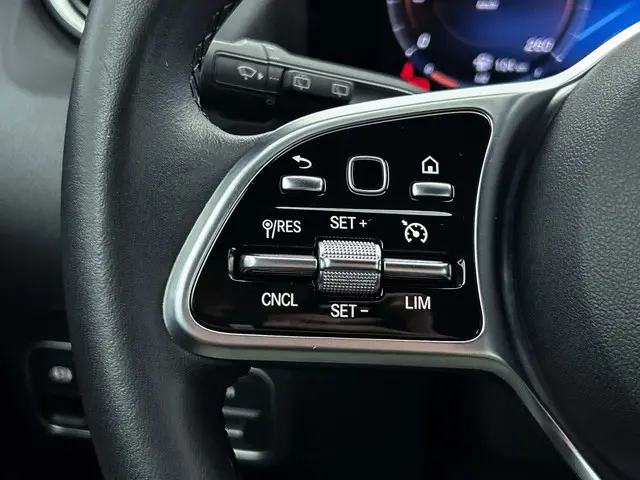 Mercedes-Benz GLA 250 e Luxury Line 2023 Hybride Benzine 17