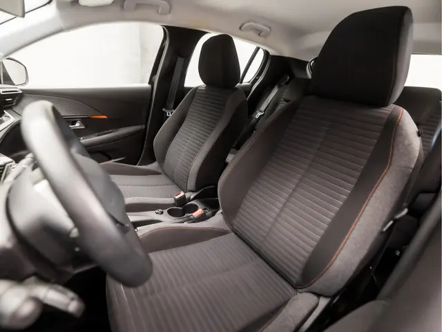 Peugeot 208 1.2 PureTech Sport 2021 Benzine 13