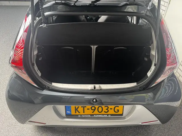 Toyota Aygo 1.0 VVT-i x-clusiv Cabrio 2017 Benzine 16