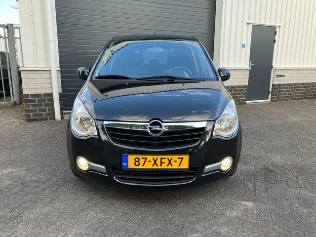 Opel Agila 1.0 Edition Airco. N.a.p 2012 Benzine 12