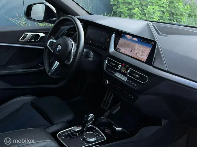 BMW 1 Serie 118i M Pack Sport NAV LED LEER 2021 Benzine 17