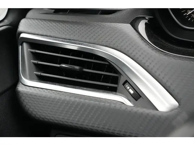 Peugeot 2008 1.2 PureTech Blue Lion 2016 Benzine 25