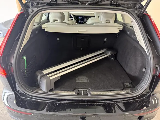 Volvo V60 2.0 B4 Inscription 2021 Benzine 32